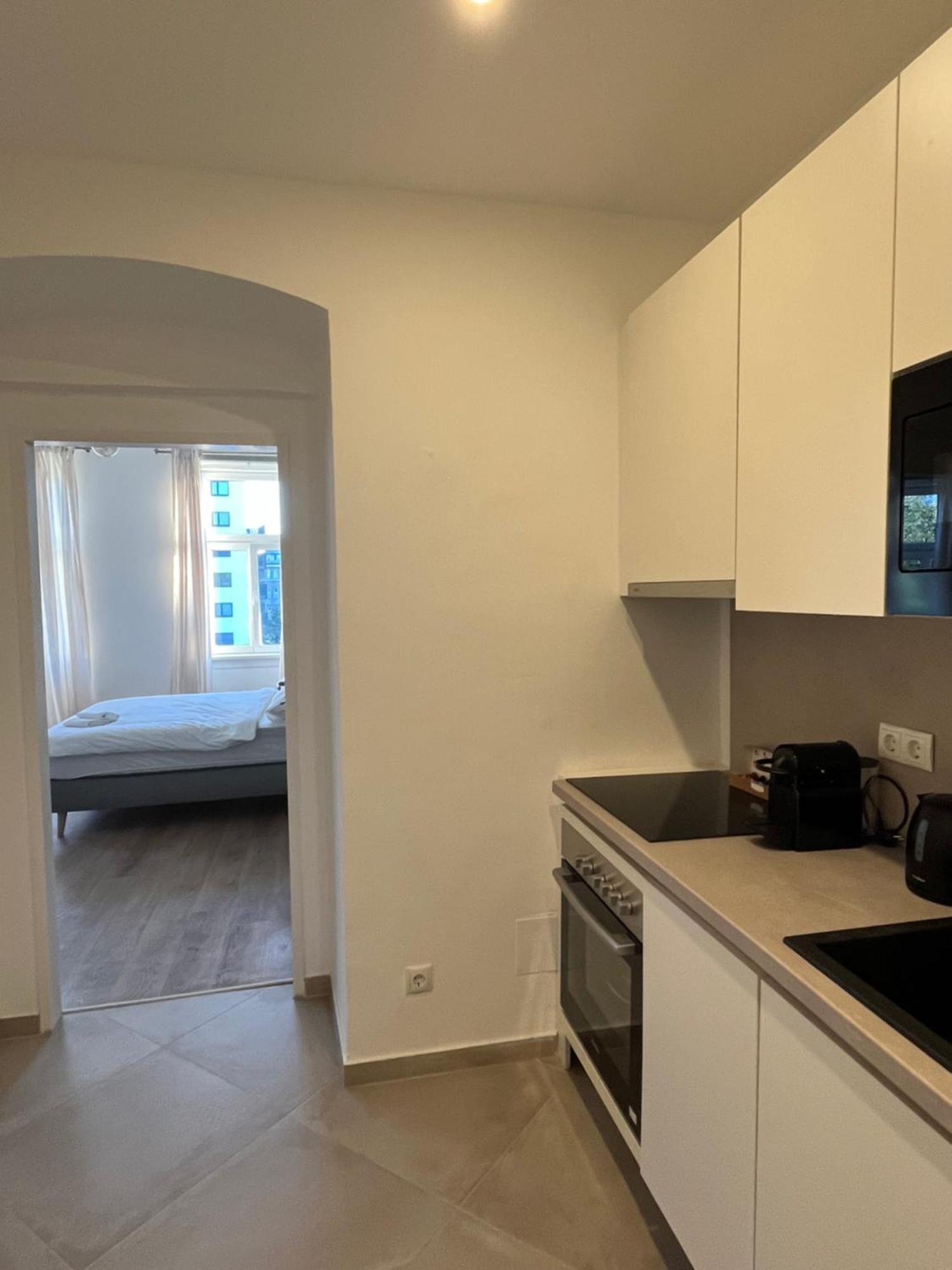 Apartment Schoenbrunn Near Metro Wien Exteriör bild