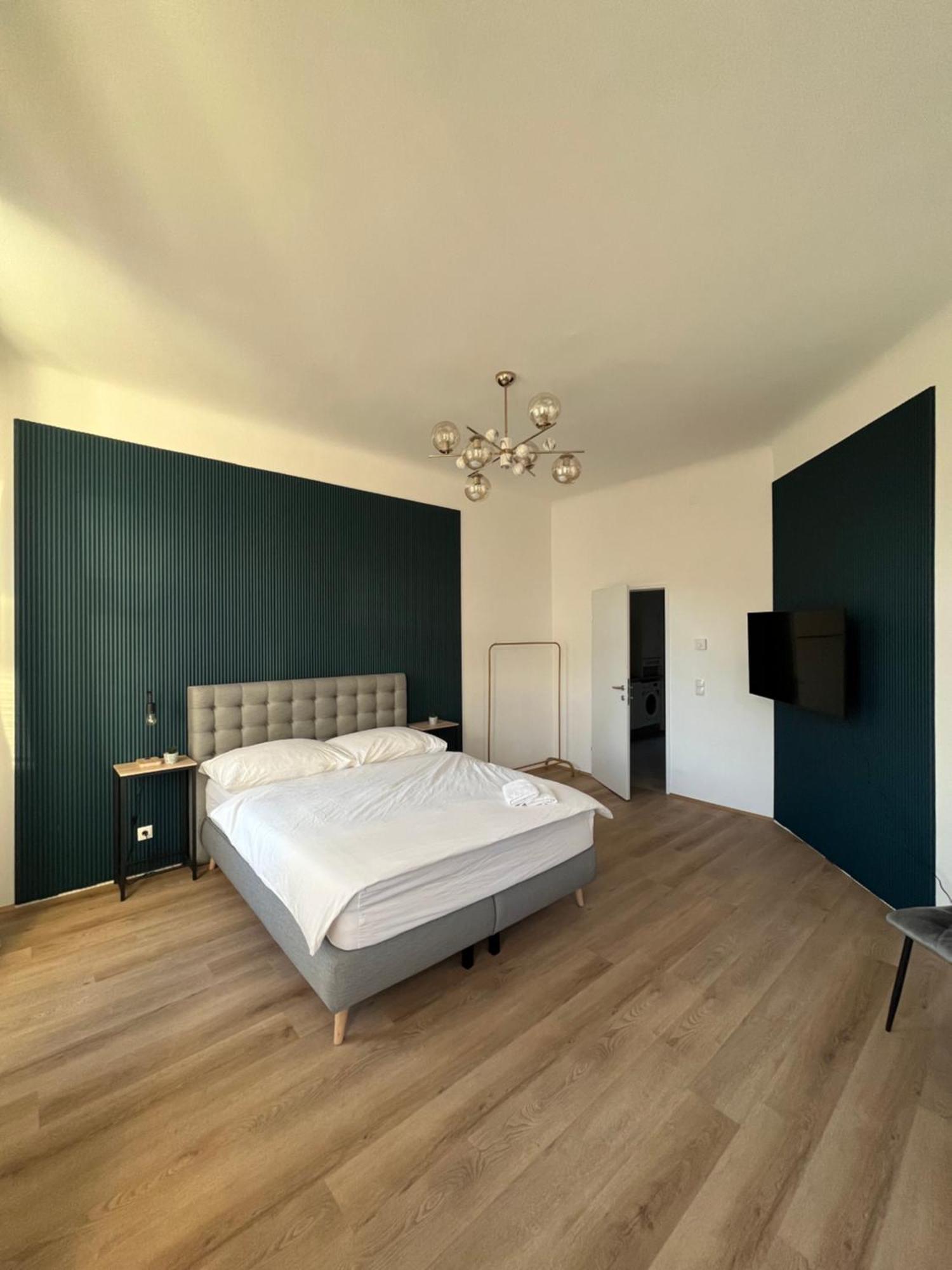 Apartment Schoenbrunn Near Metro Wien Exteriör bild