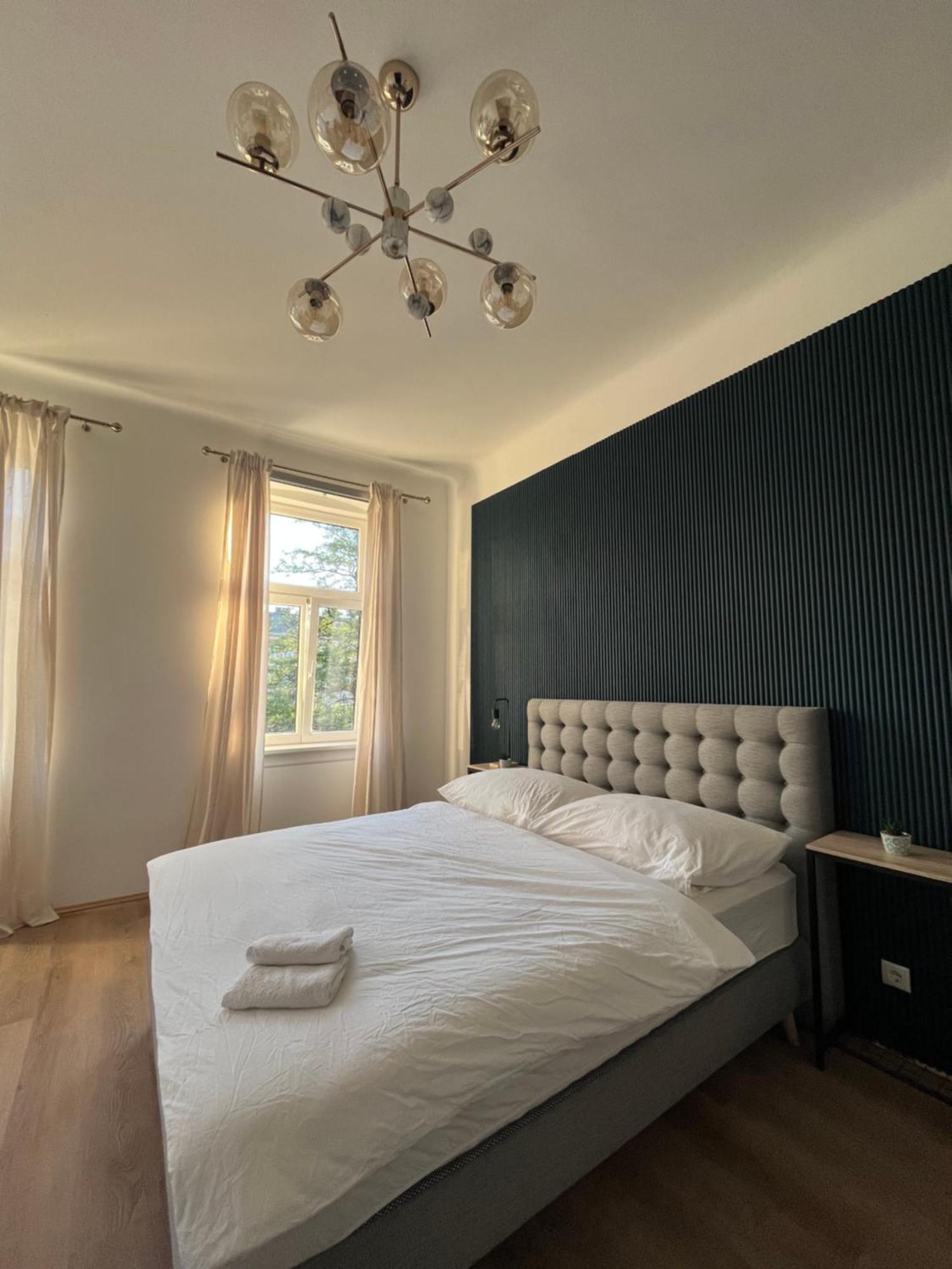 Apartment Schoenbrunn Near Metro Wien Exteriör bild
