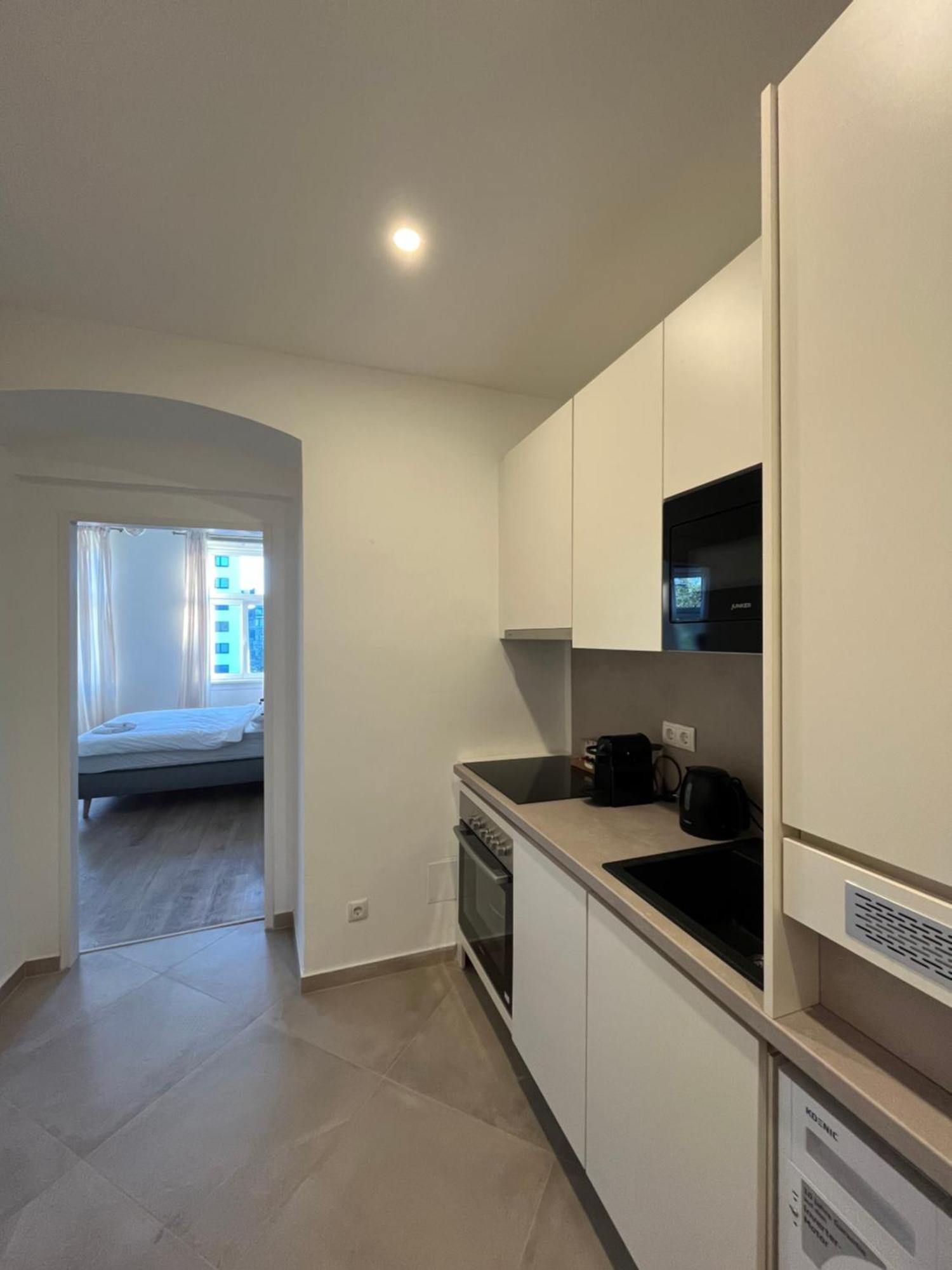Apartment Schoenbrunn Near Metro Wien Exteriör bild